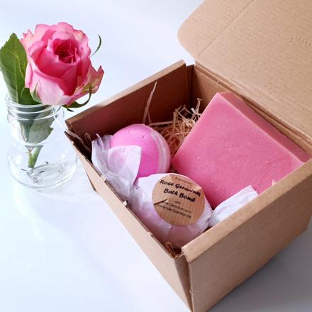 product-images/GS0008/RoseGeranium_Soap_and_BathBombs_5